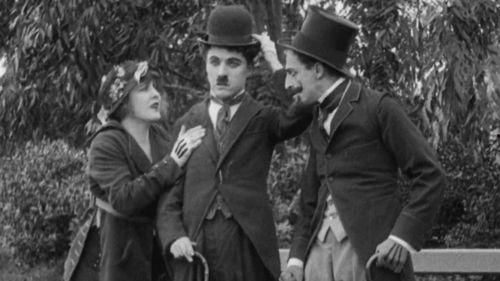 卓别林电影搞笑片段,那些令人捧腹的搞笑瞬间