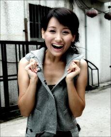 东南卫视女主播艾